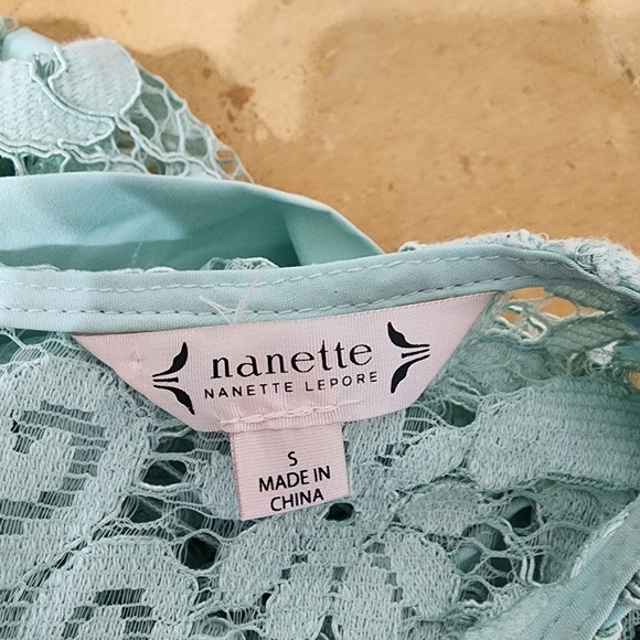 Nanette Lepore Mint Green Lace Top Size Small - Picture 9 of 11